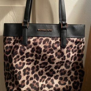 MK Leopard 🐆 Purse